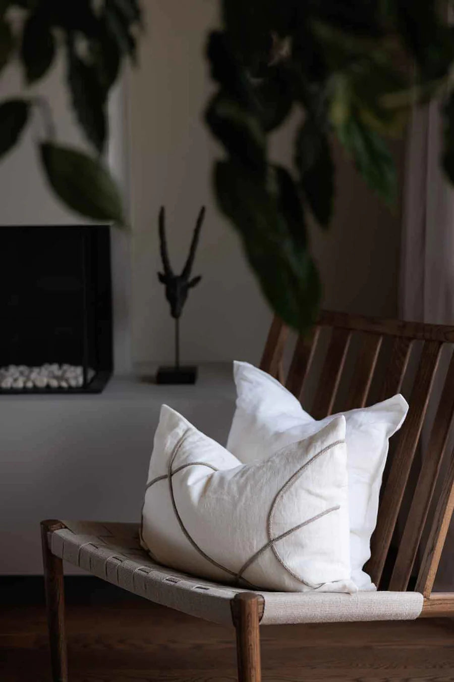 LAMA Putetrekk Gardone i lin med rolour, hvit med beige rolour 40x60 cm
