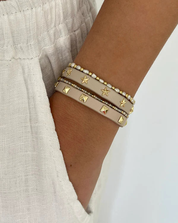 DARK Leather Star Stud Bracelet Mini, Sand/gold