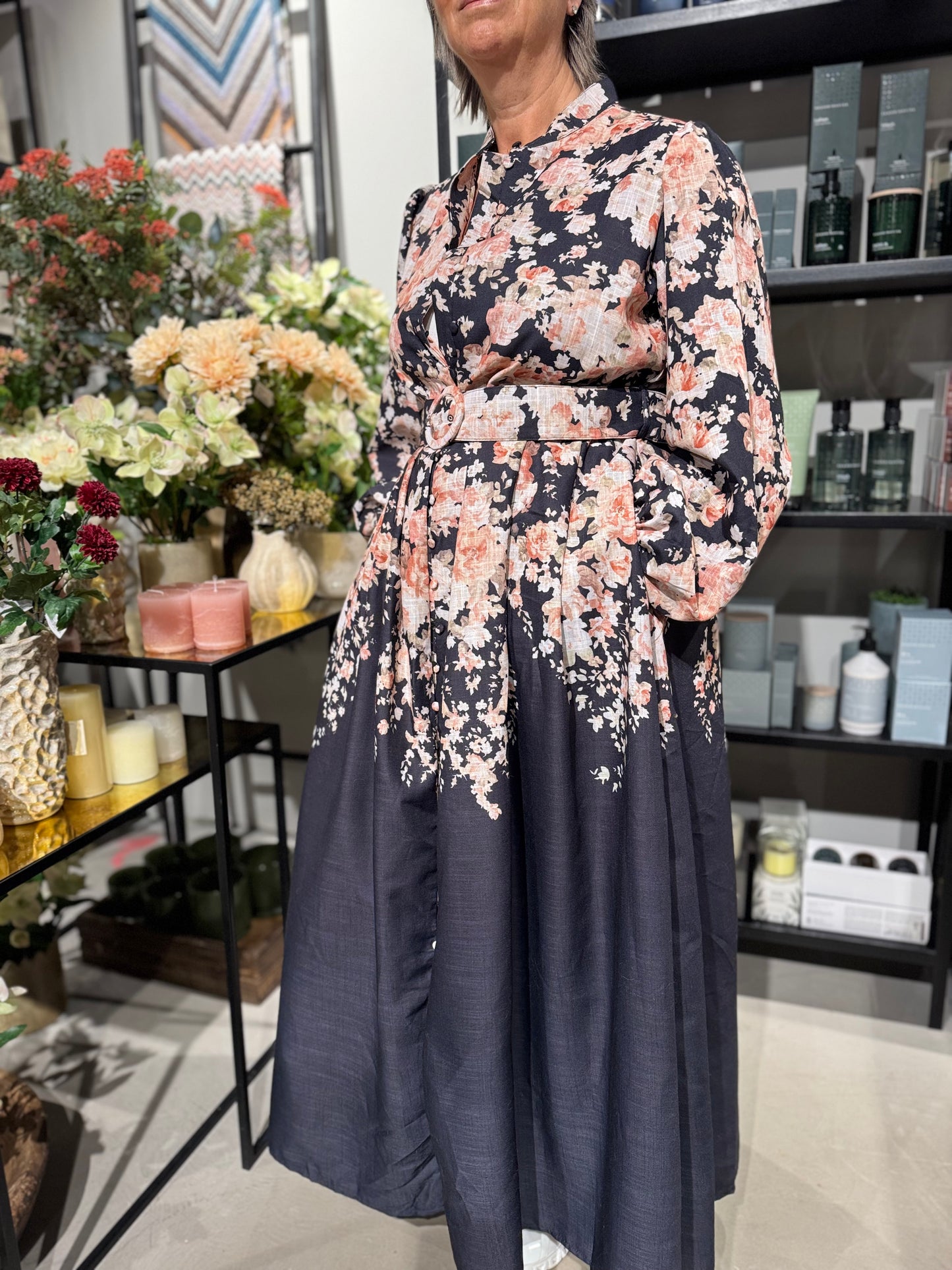 PARIS WITH LOVE kjole med rosa blomster