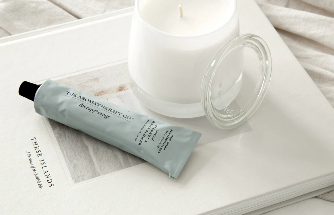 THERAPY RANGE Candle 80gr, Unwind - Coconut & water flower