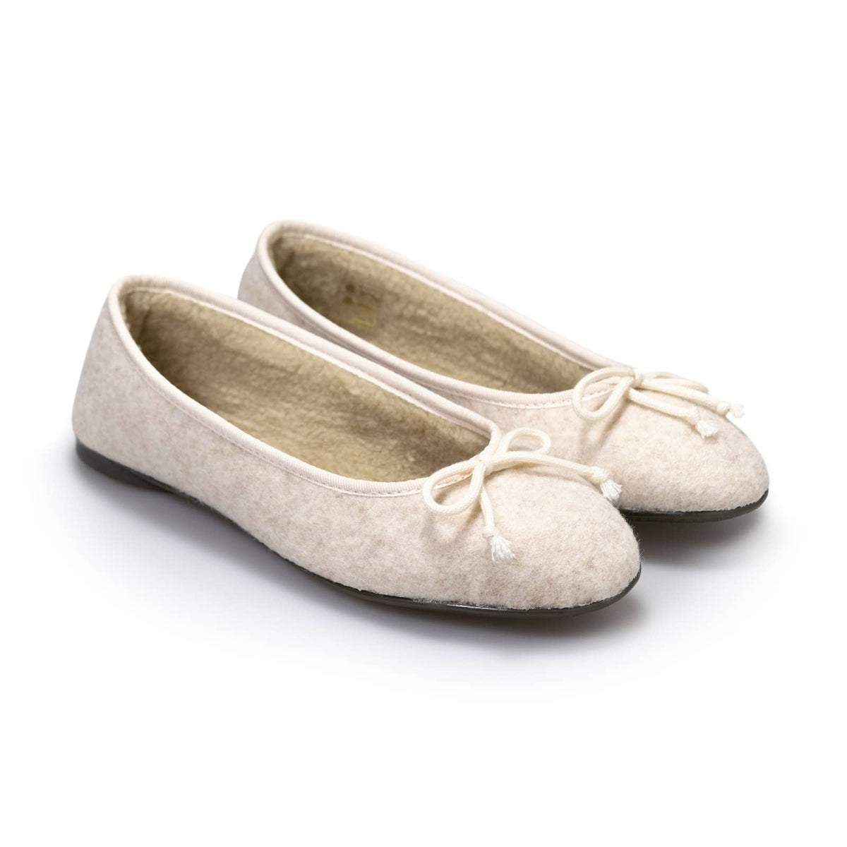 Felt sand ballerinas. Recycled slippers for home.