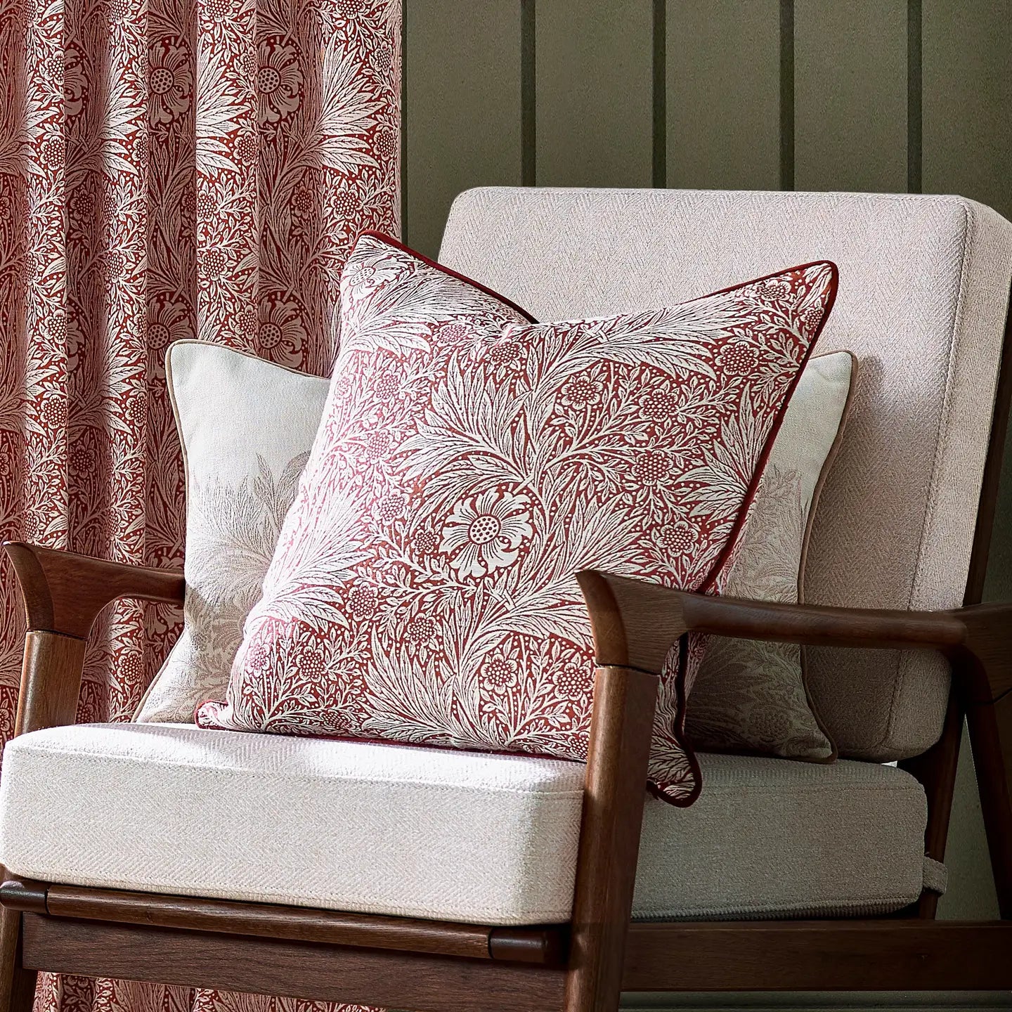 Marigold jacquard putetrekk med kantbånd i russet, 50x50 cm